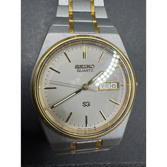 Vintage Seiko SQ Quartz Watch Day/date 5H23-8A69 Two Tone Gold Silver 33mm - Picture 1 of 13